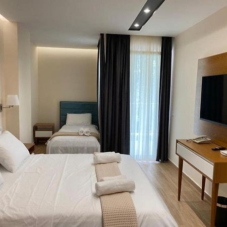 Milenium Hotel Shëngjin Zewnętrze zdjęcie