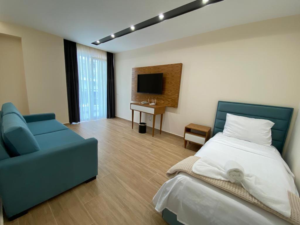 Milenium Hotel Shëngjin Zewnętrze zdjęcie