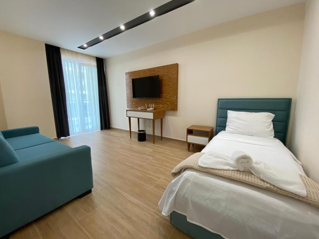 Milenium Hotel Shëngjin Zewnętrze zdjęcie